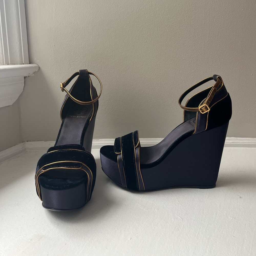 Tory Burch Navy Blue/Gold Velvet and Satin Alexia Wedge Sandals Size 8